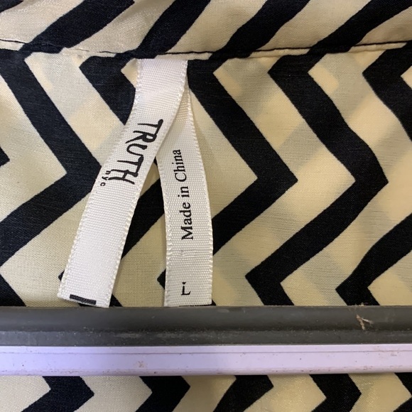 Truth NYC women’s top size large - Picture 4 of 5